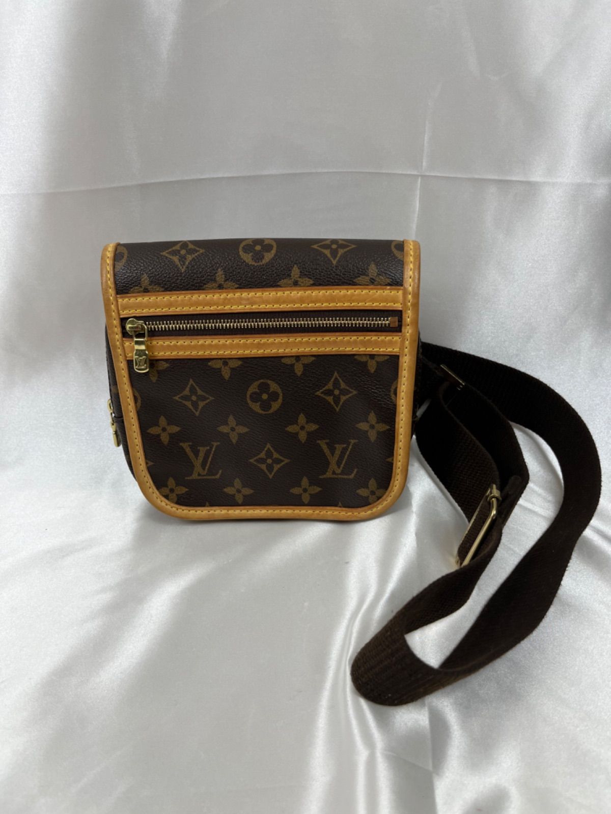 【美品】ルイヴィトン LOUIS VUITTON バムバッグ ボスフォール ルイ・ヴィトン LOUIS VUITTON バムバック・ボスフォール M40108