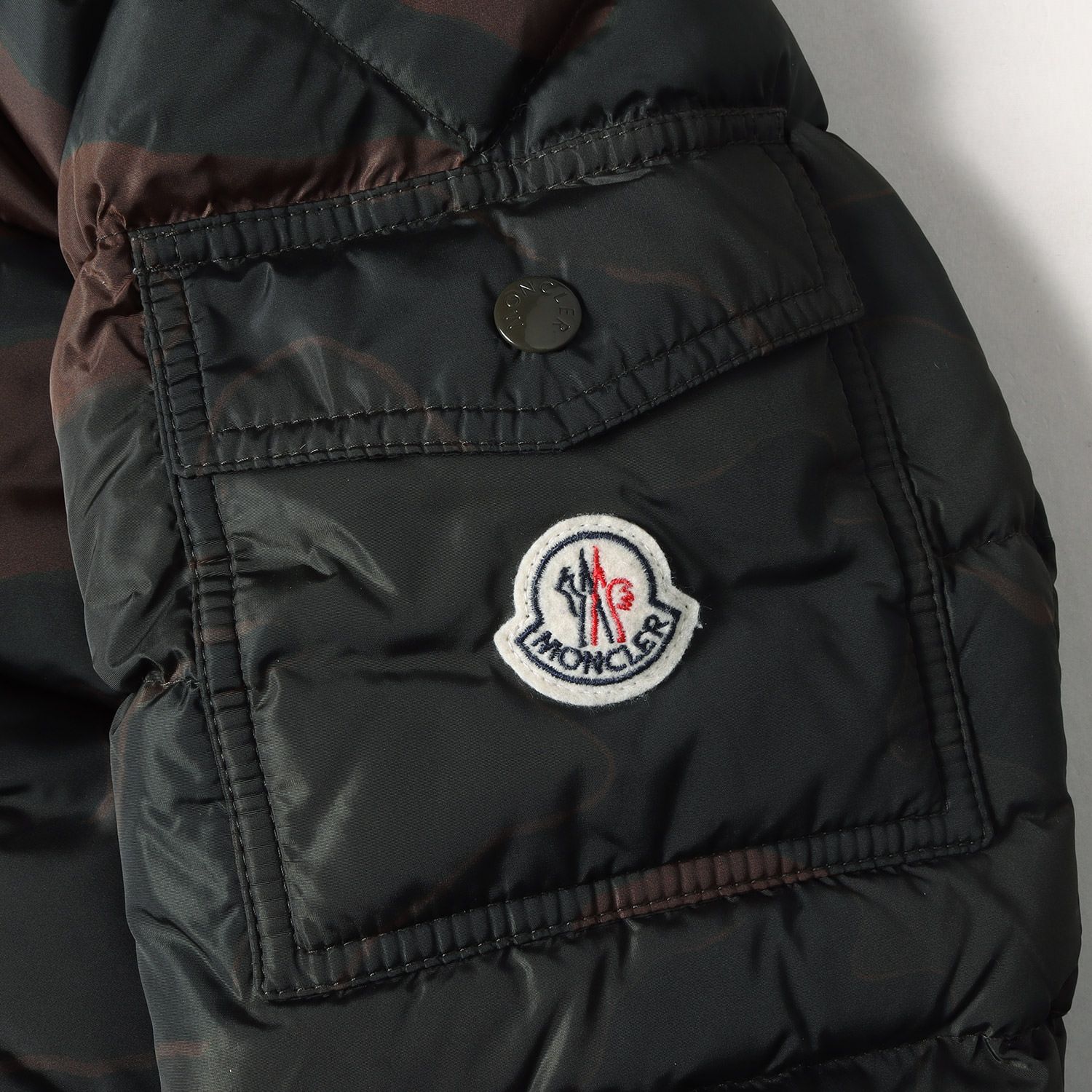 美品 MONCLER モンクレール ダウン ジャケット サイズ:0 迷彩柄 フード 