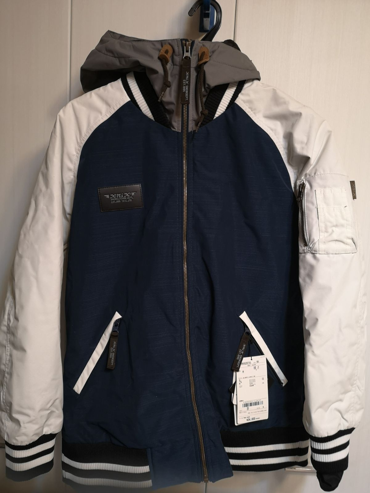 スノボウェア アウター 耐水性10000 mm ネイビー 定価37 400円