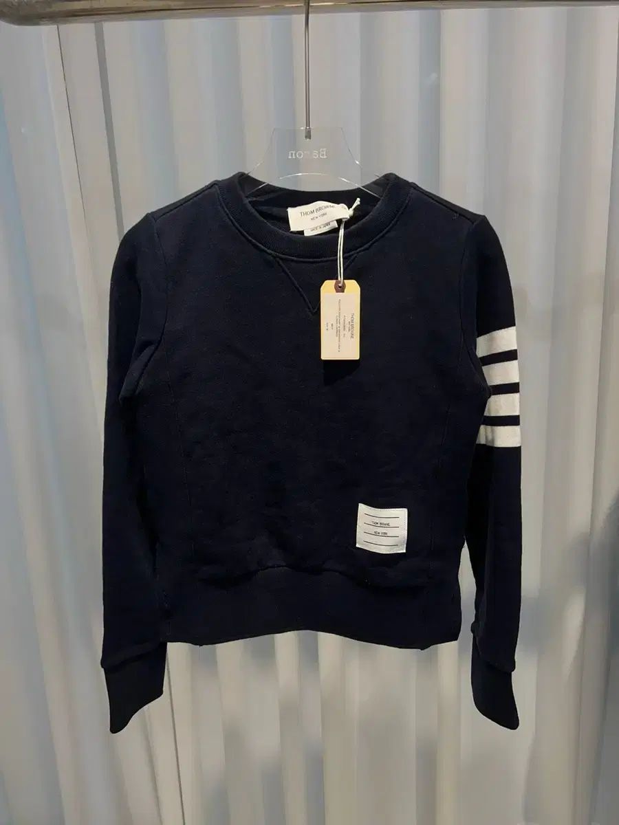 新製品/ 38 ) Thom Browne(トム・ブラウン) 斜めアームバンド