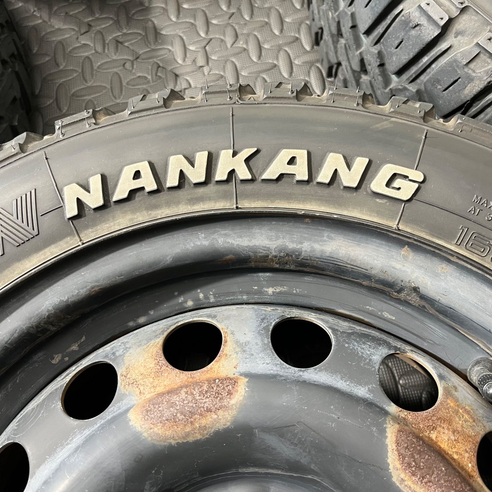 リフトアップ ホワイトレター