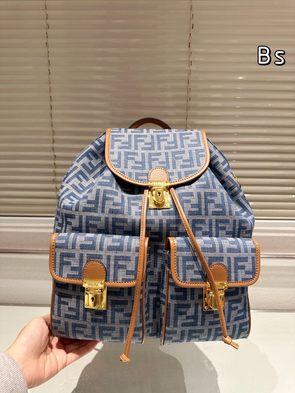 P 1560箱なし size:32×36 FENDIフェンディのオールドフラワー