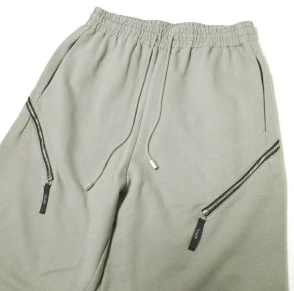 2 GRAY