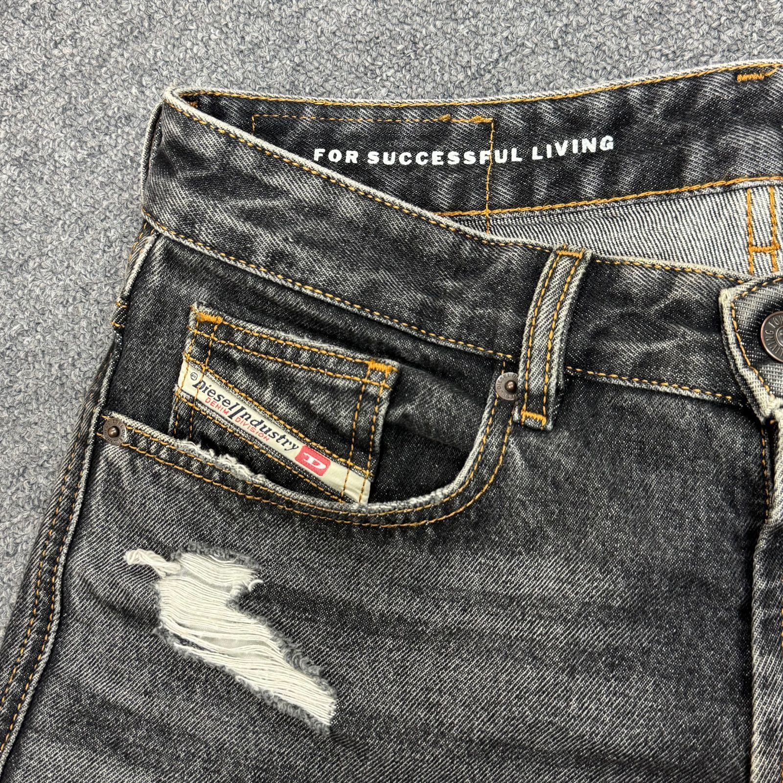 定価53900円 DIESEL D-Rise Straight Jeans ダメージストレート 