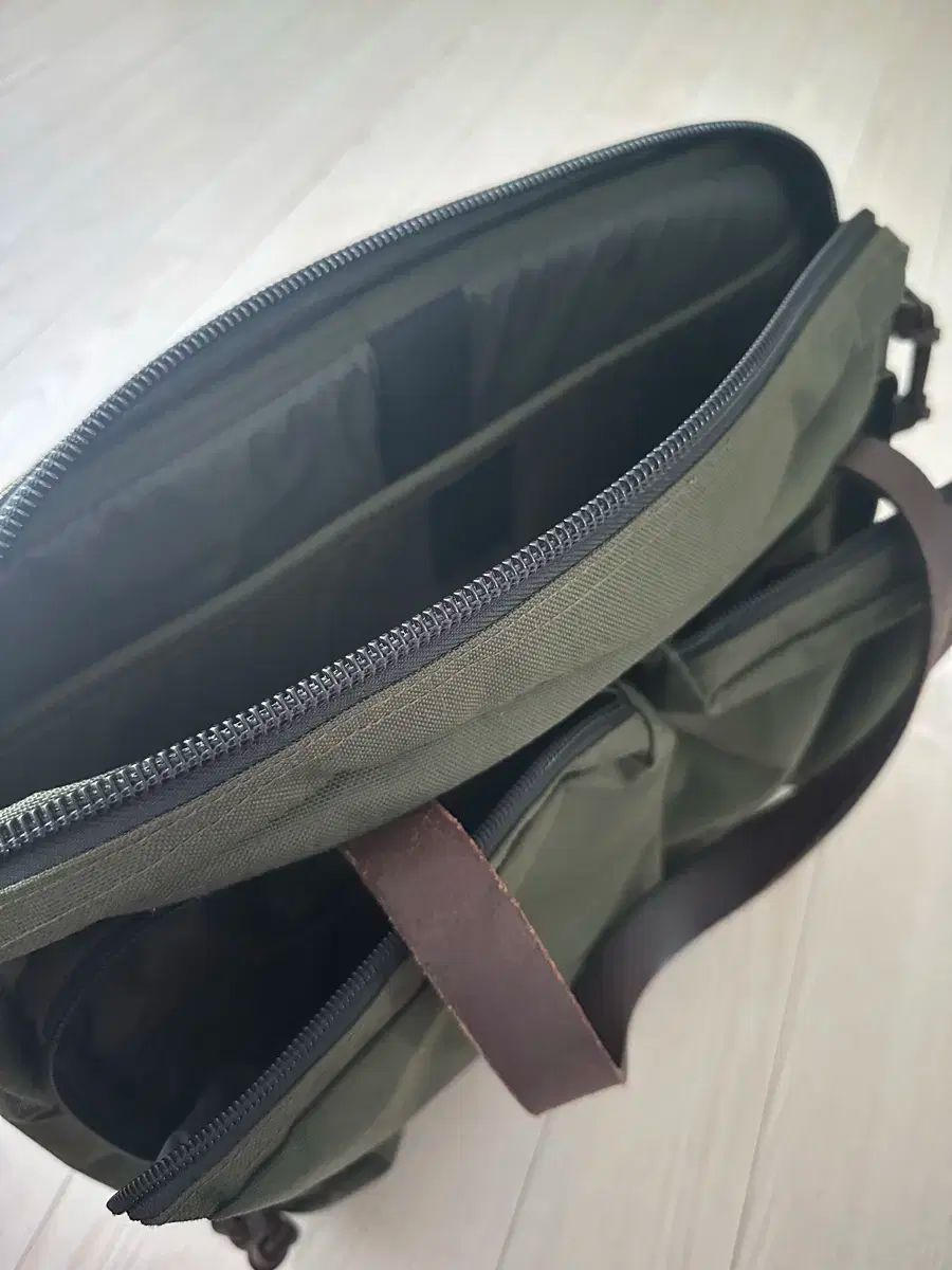 FILSON(フィルソン) ブリーフ ケース バッグ オリーブグリーン