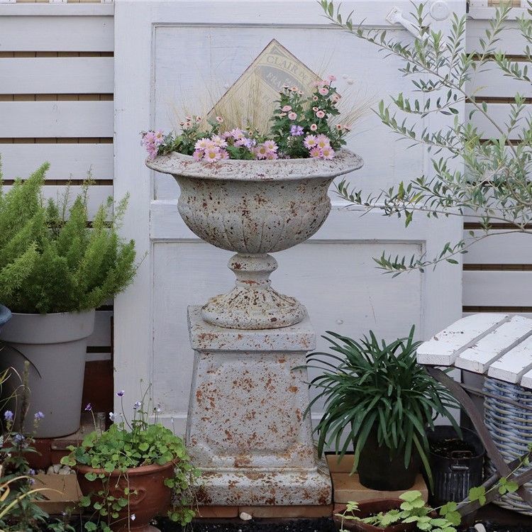 新品・未使用】 天使の植木鉢 植木鉢 プランター 小さな天使