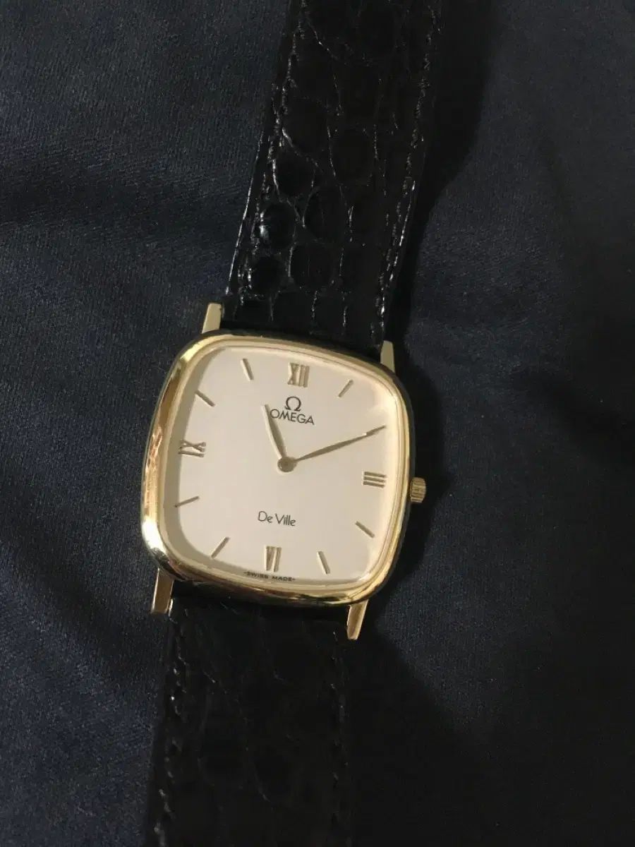 OMEGA オメガ 18k クォーツ 門限