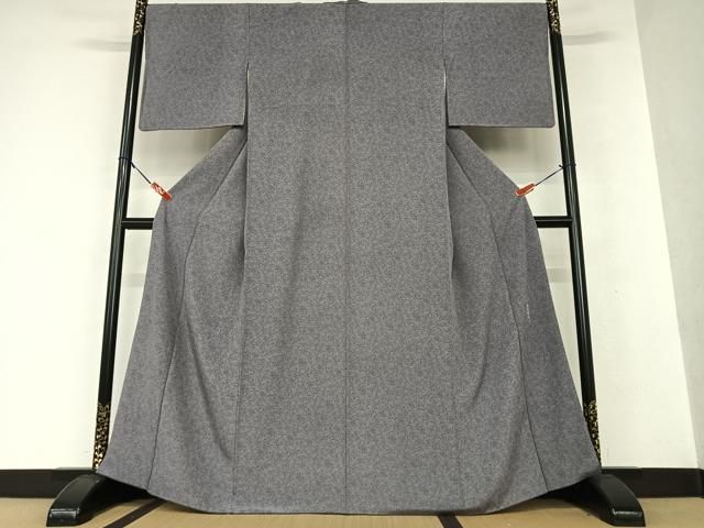 平和屋着物○人間国宝 初代 六谷梅軒(六谷紀久男)錐彫り 重要無形文化