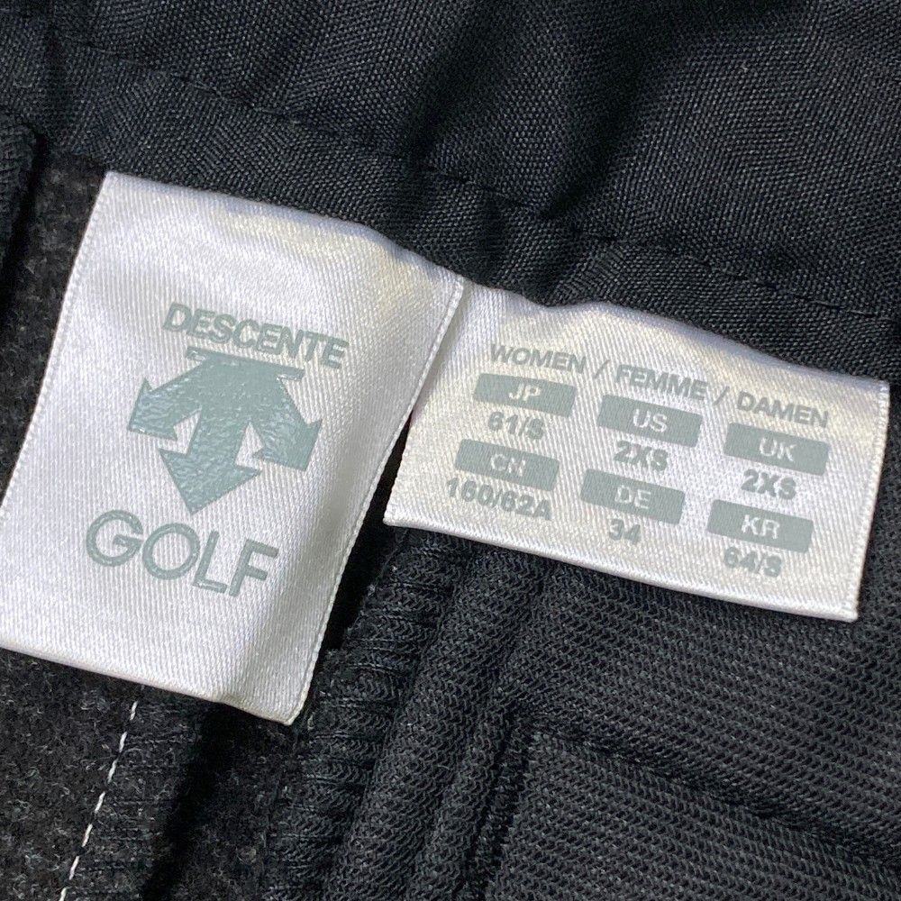 サイズ：61/S DESCENTE GOLF デサントゴルフ  ストレッチスカート 総柄 ブラック系 [240101429847] ゴルフウェア レディース ストスト サイズ：61/S DESCENTE GOLF デサントゴルフ ストレッチスカート