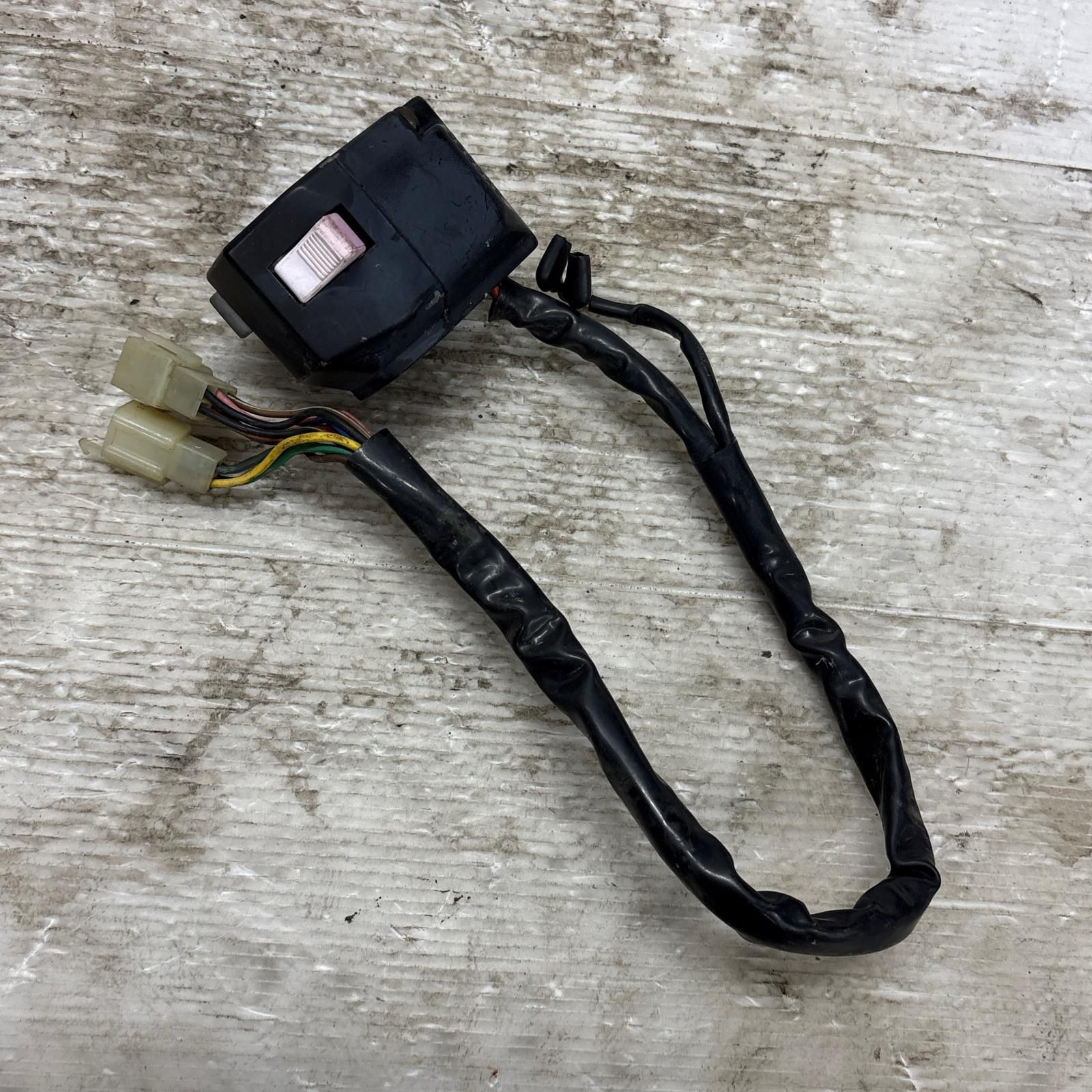 YAMAHA FZR250 2KR ハンドルスイッチボックス 左 ヤマハ バイク