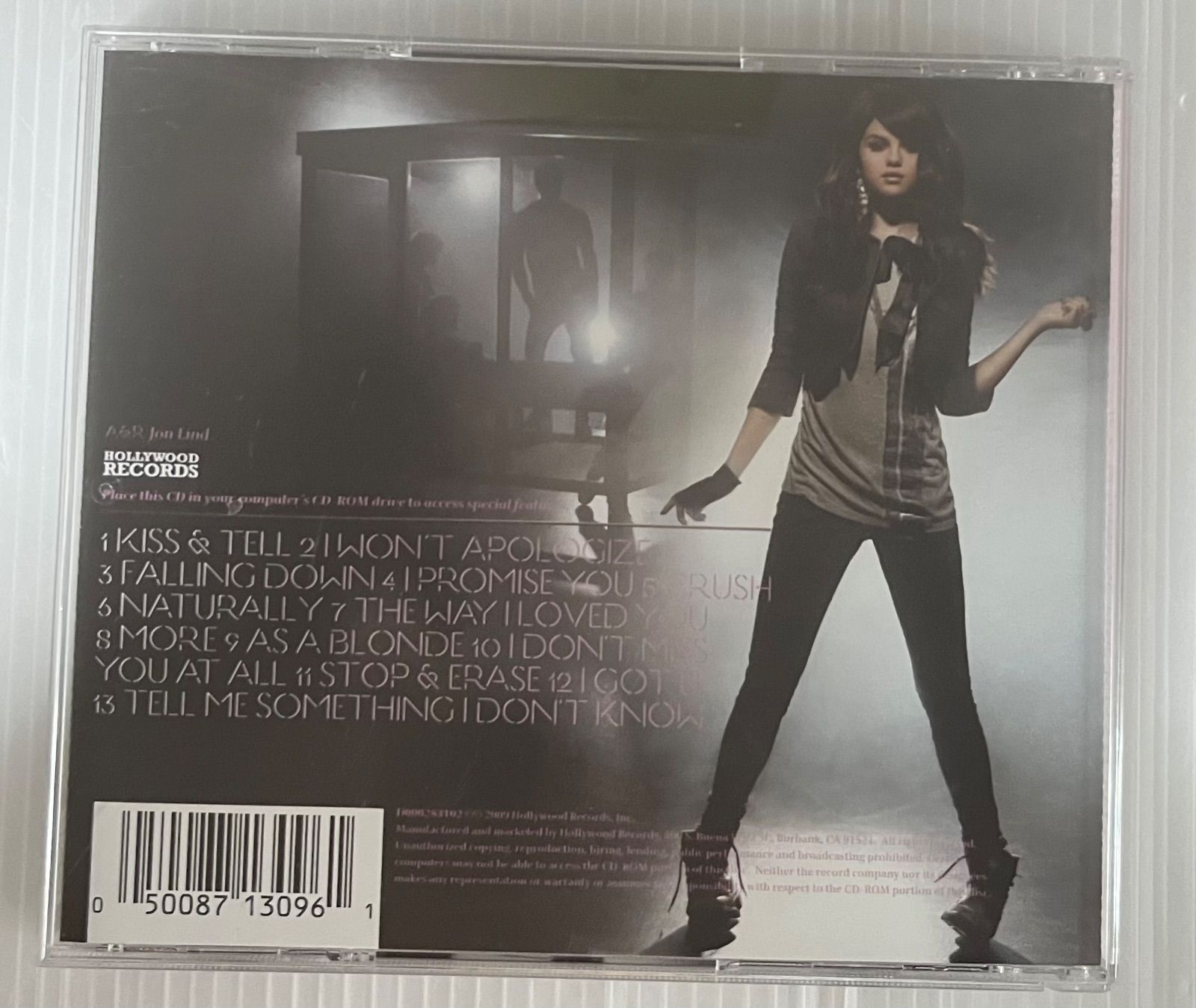 SELENA GOMEZ&THE SCENE /KISS&TELL  cd  アルバム