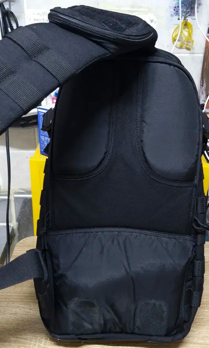 美品 5.11 ファイブイレブン 4-Banger Bag オリーブ 5.11 4 Banger Bag