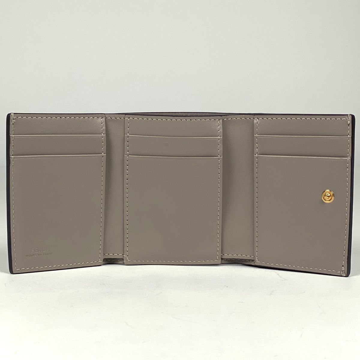 フェンディ　三つ折り財布　グレー 在庫一掃】 フェンディ FENDI ロゴ 三つ折り財布 FFダイヤモンド