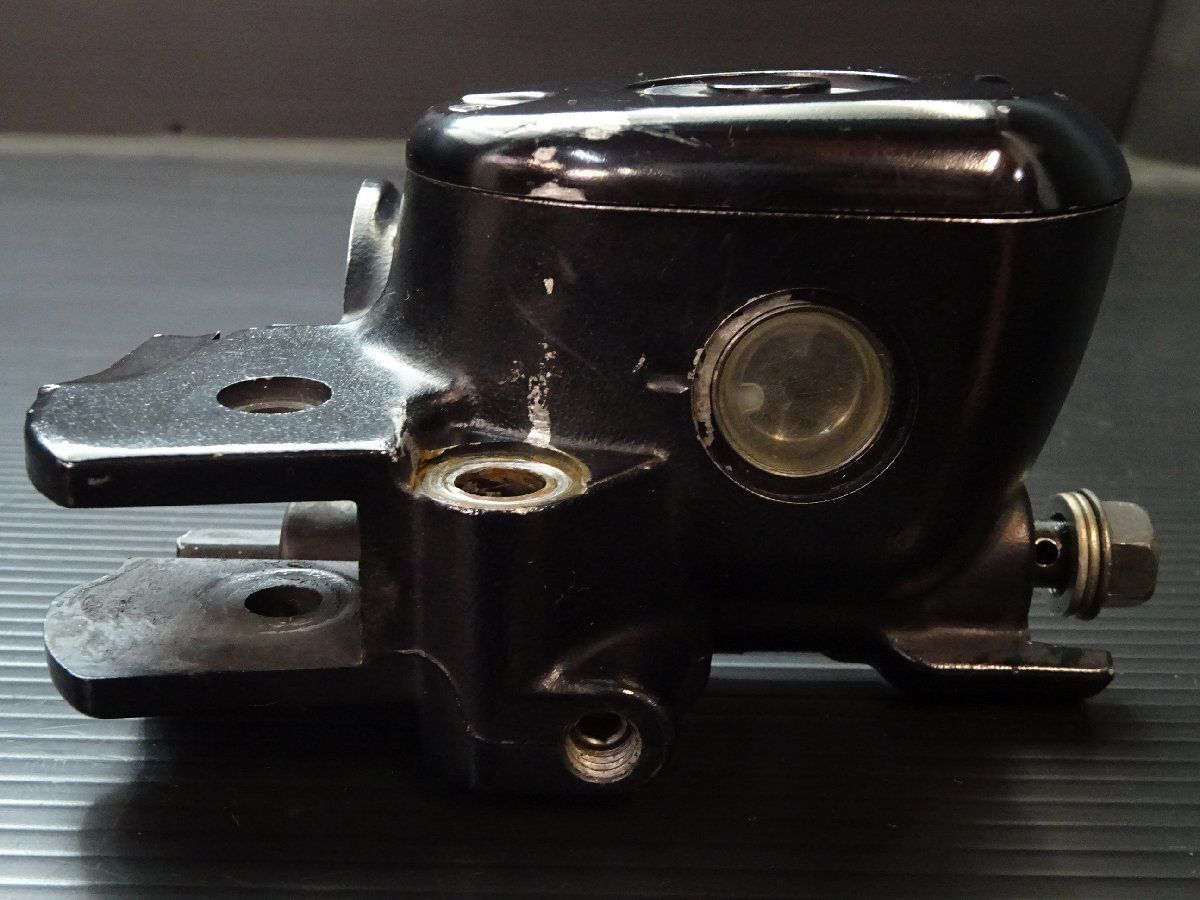 フロントブレーキマスターシリンダー E5196