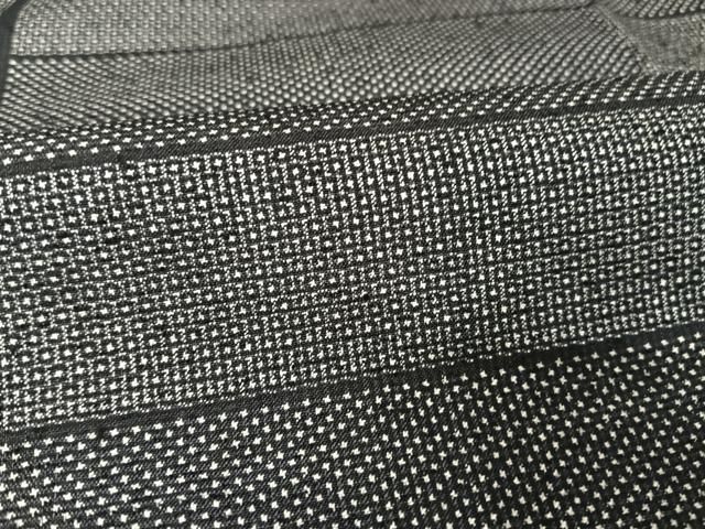 平和屋着物○本場結城紬 重要無形文化財 薩摩結城 120亀甲 横段文 正絹