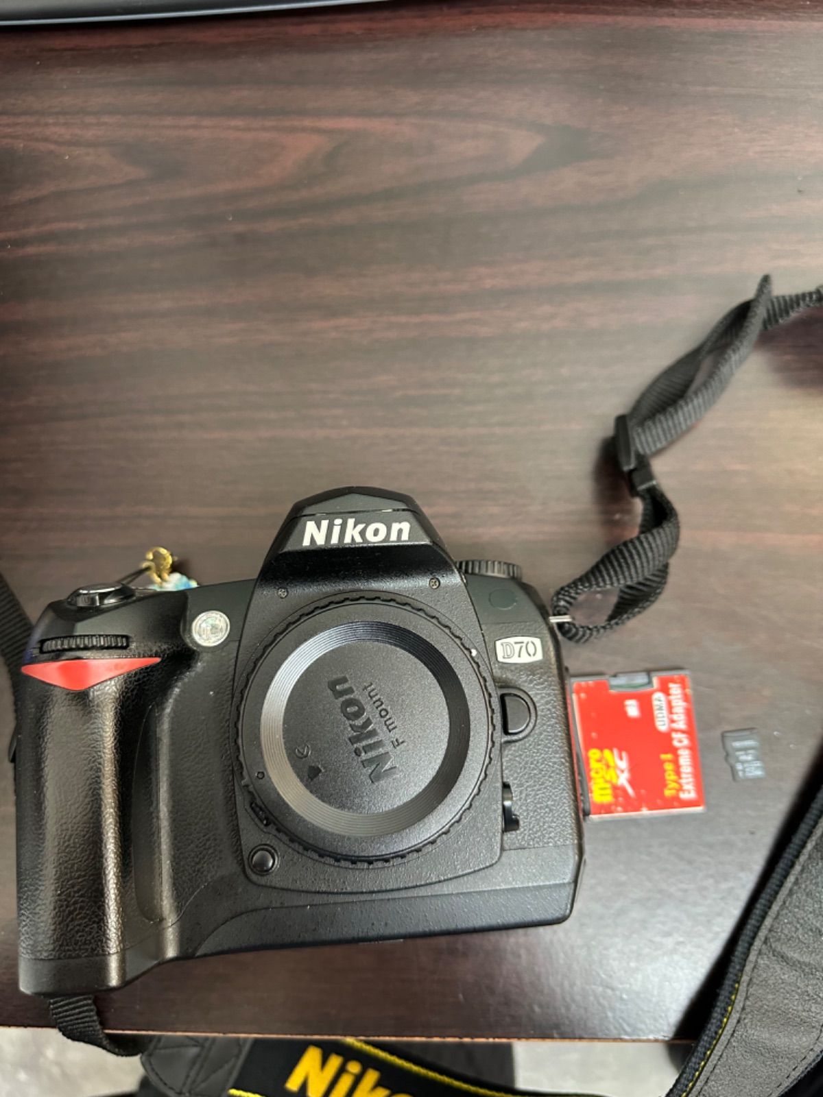 Nikon ニコン D70 本体 8Gカード付属 - たからやま - メルカリ