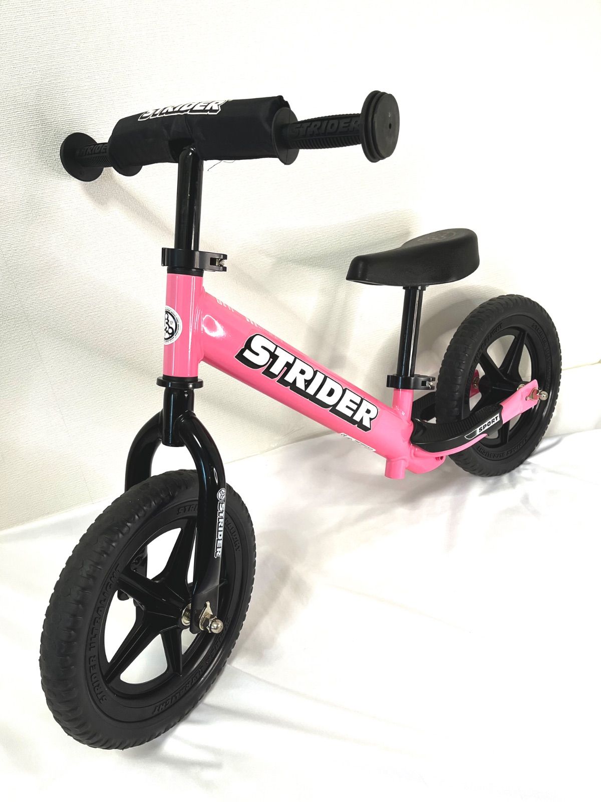 キッズ用ランニングバイク 幼児用自転車　ストライダー ST4 ピンク ストライダー（キッズ用ランニングバイク）スポーツモデル ピンク