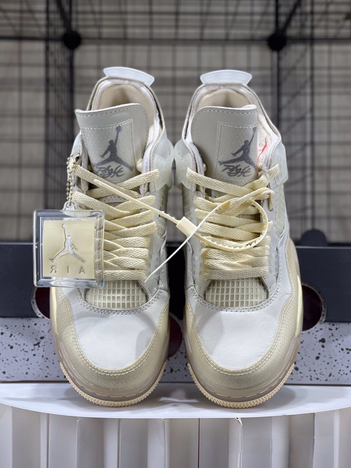 お値下げしました??即購入?? Off-white × Nike wMNS Air Jordan