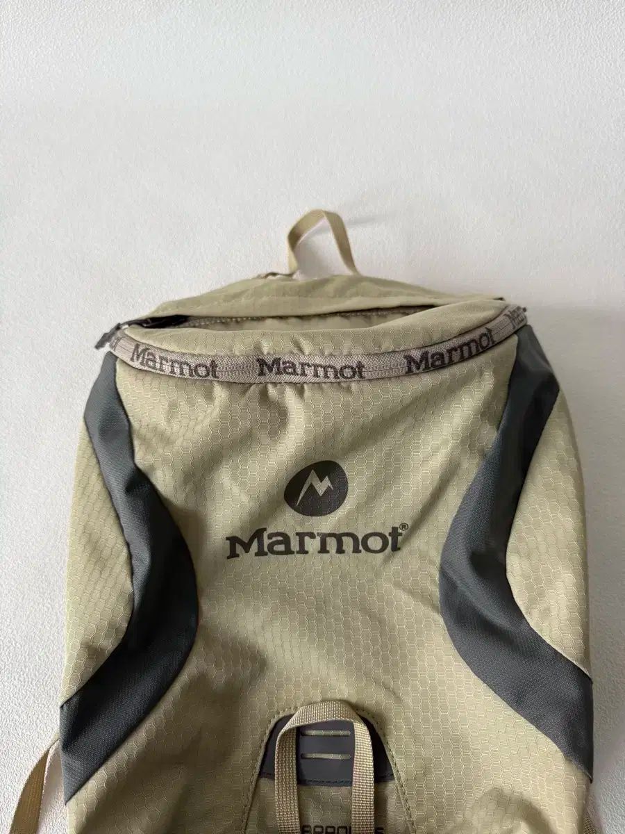 マーモット MARMOT 15L 軽量 バックパック