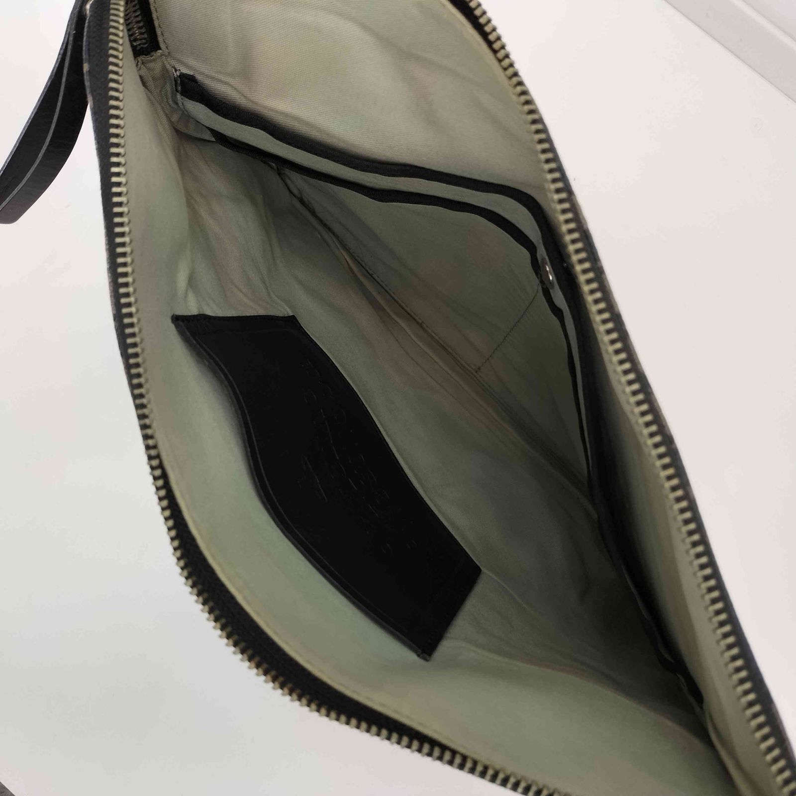 美品 ヴィヴィアンウエストウッド PVC クラッチバッグ オーブ 総柄 ブラック Vivienne Westwood(ヴィヴィアンウエストウッド) / クラッチ