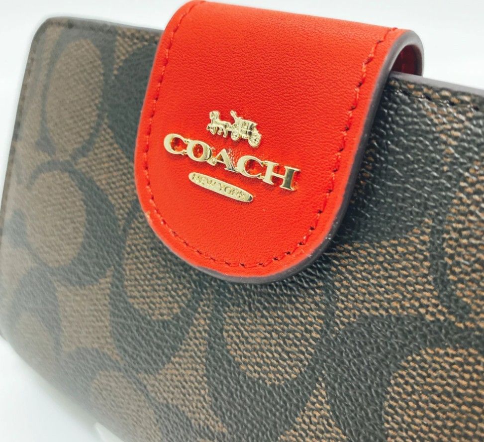 新品 COACHコーチ 折り財布 シグネチャー ブラウン/レッド - メルカリ