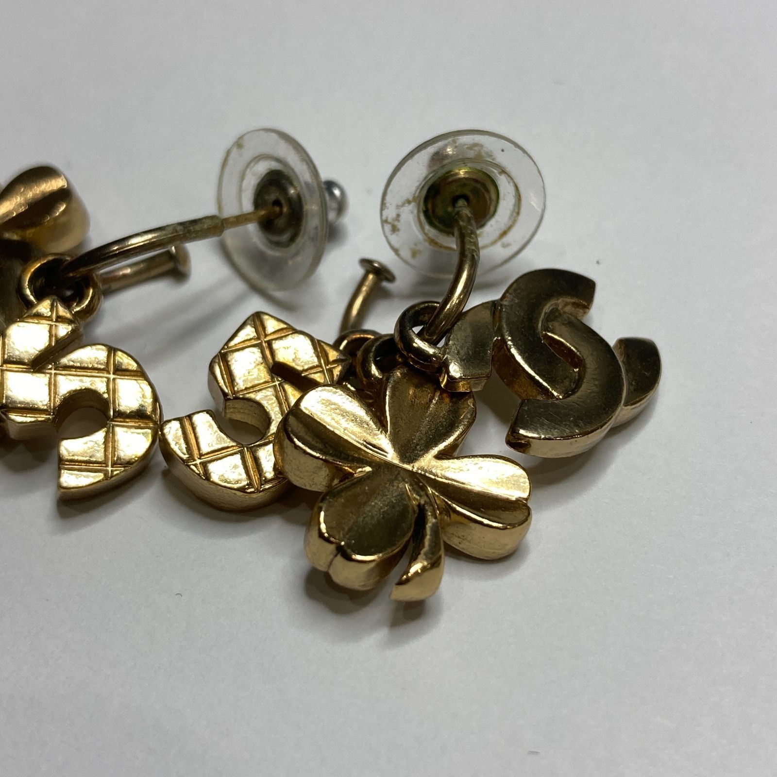 シャネル CHANEL ピアス クローバー ヴィンテージ CHANEL シャネル ココマーク ・クローバーピアス SSステンレス