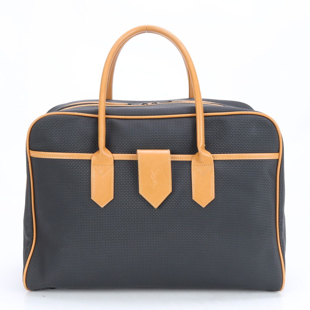 美品　バーバリー　ネイビー　ノバチェック　ショルダーポーチ　正規品　秋　おしゃれ 美品 バーバリー ネイビー ノバチェック ショルダーポーチ 正規品 秋