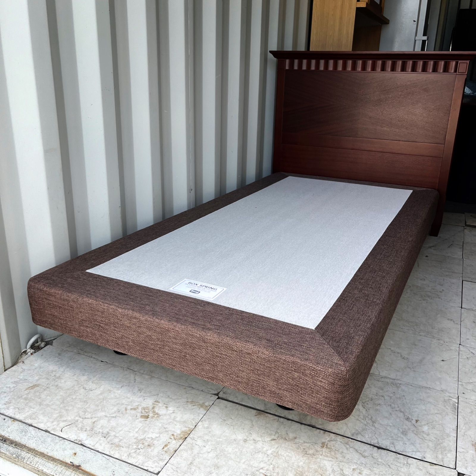 取付無料！シモンズ エグゼクティブeイオン シングルマットレス&ベッドフレーム✨ 取付無料！シモンズ エグゼクティブeイオン シングルマットレス&ベッド