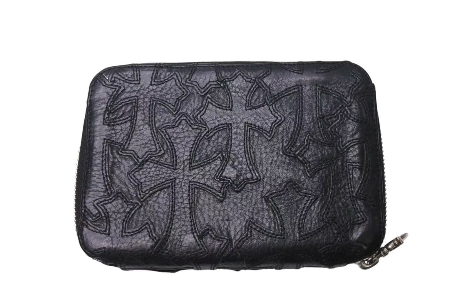 極美品 CHROME HEARTS クロムハーツ バンクローバー 二つ折り財布 ダガージップ クロスパッチ ブラック レザー シルバー925 中古 4c073116