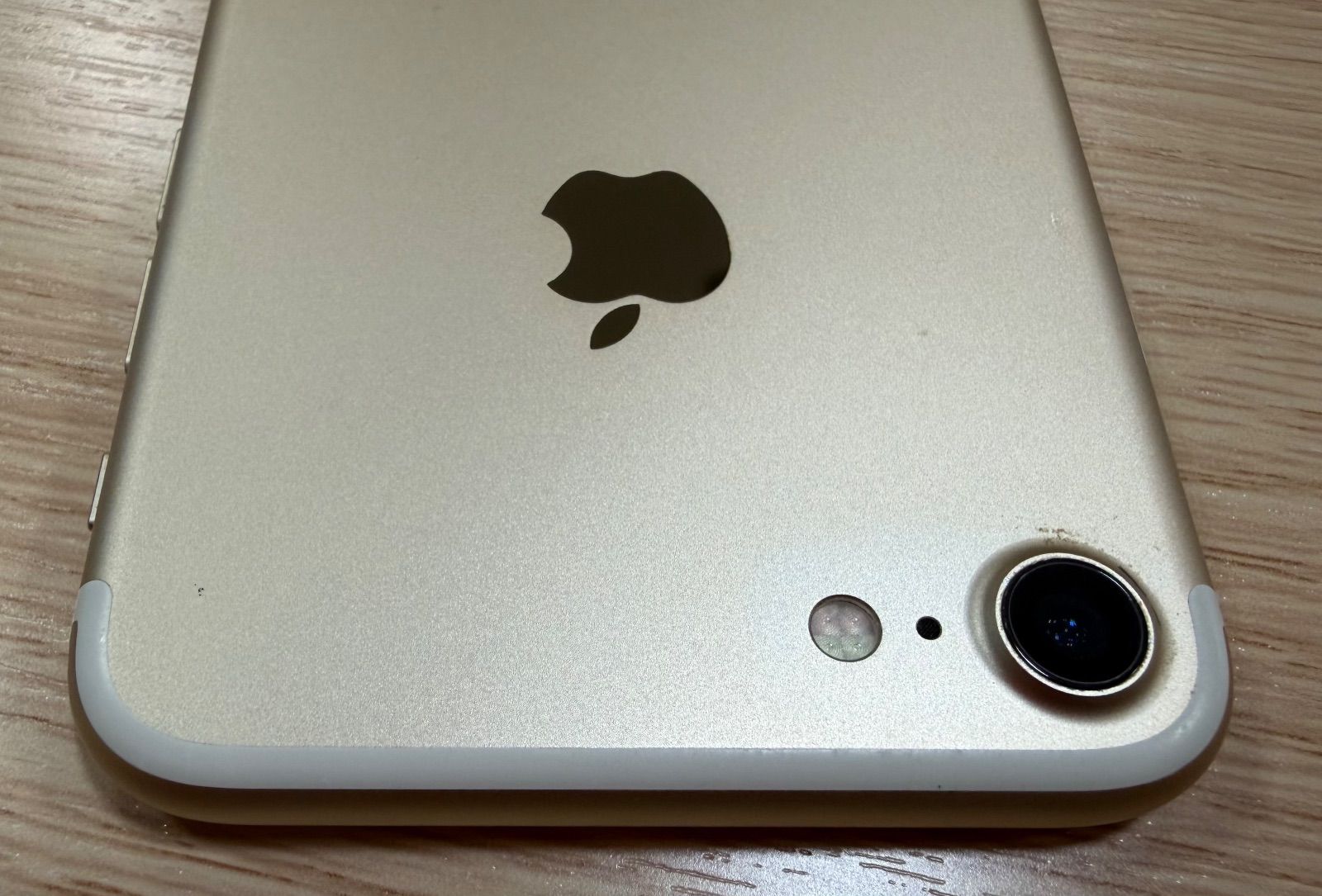 バッテリー100％ SIMフリー iPhone7 128GB Black A11 バッテリー100