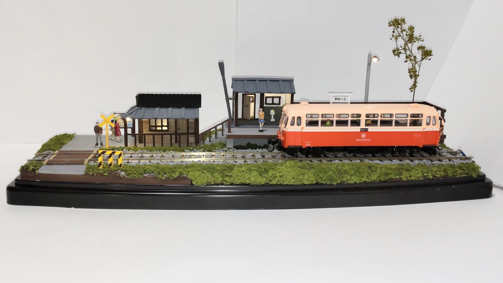 HOゲージ★1/80★本屋４個★フィギュアに★1/64より小★鉄道模型 ジオラマ HOゲージ☆1/80☆本屋4個☆フィギュアに☆1/64より