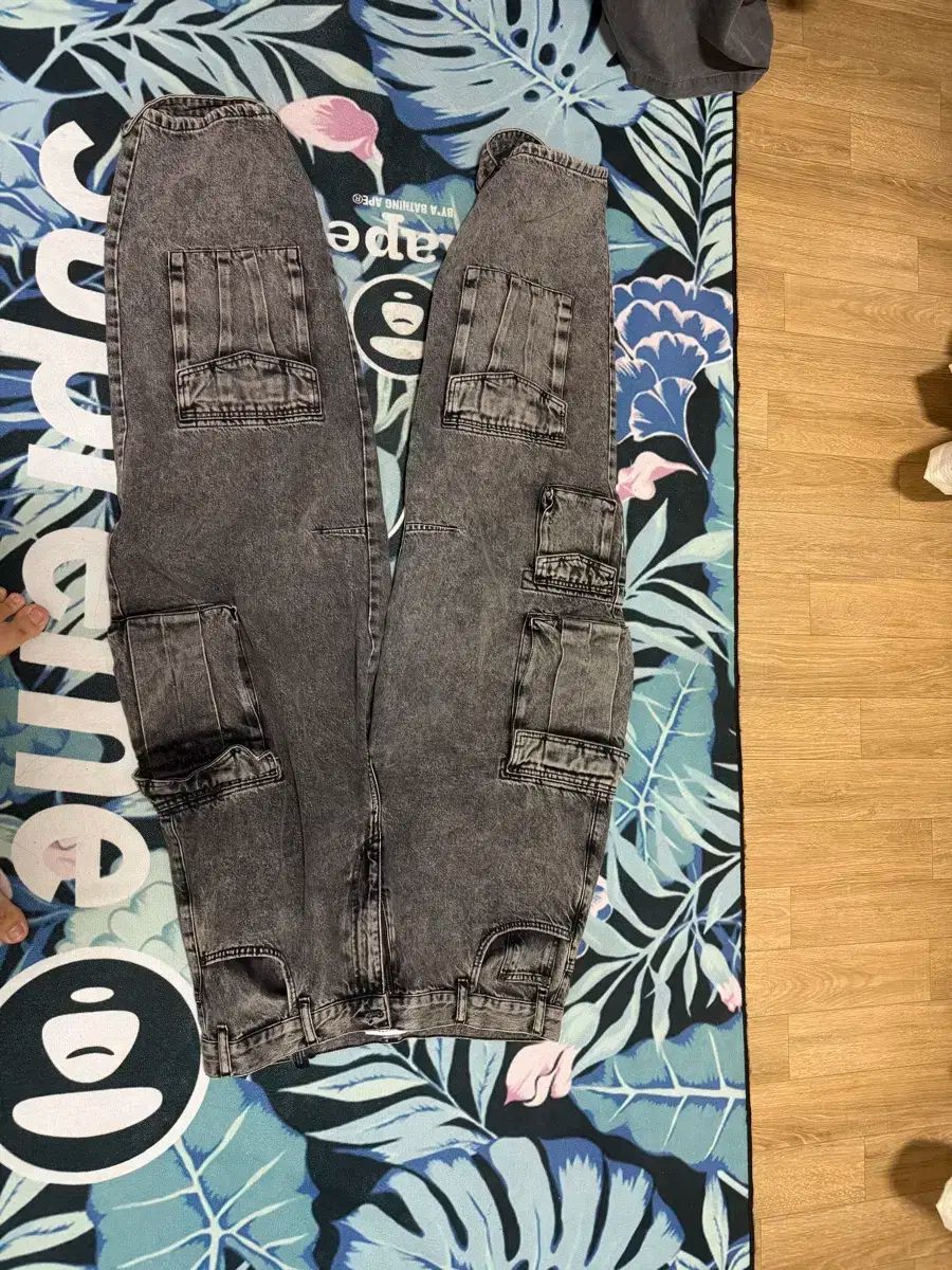 ZARAユーティリティカーゴ eur44