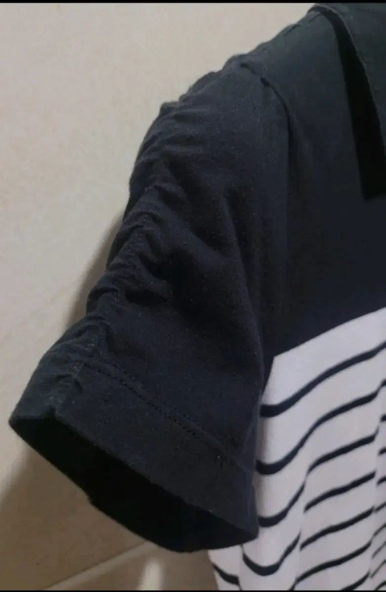 襟付きTシャツ