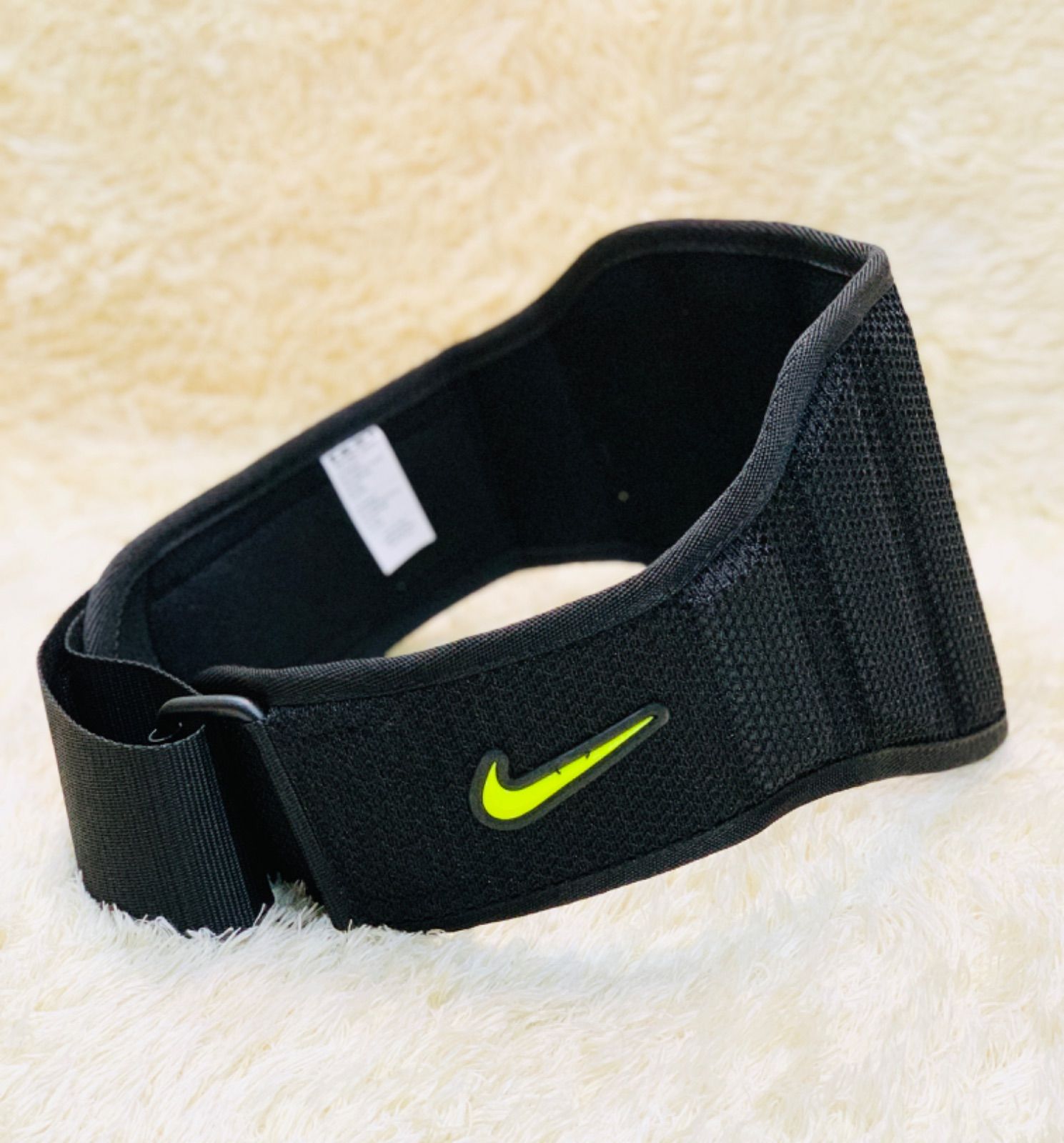 トレーニング用品【新品】ナイキNIKEトレーニングベルト　筋トレ　ウエイト　ゴールドジム