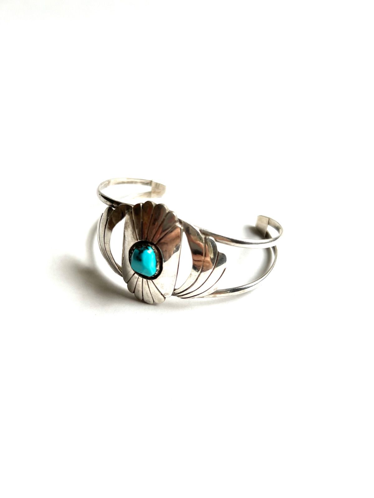 NAVAJO ナバホ Nezzie クラックターコイズインレイ シルバーバングル NAVAJO ナバホ Nezzie クラックターコイズインレイ シルバーバングル