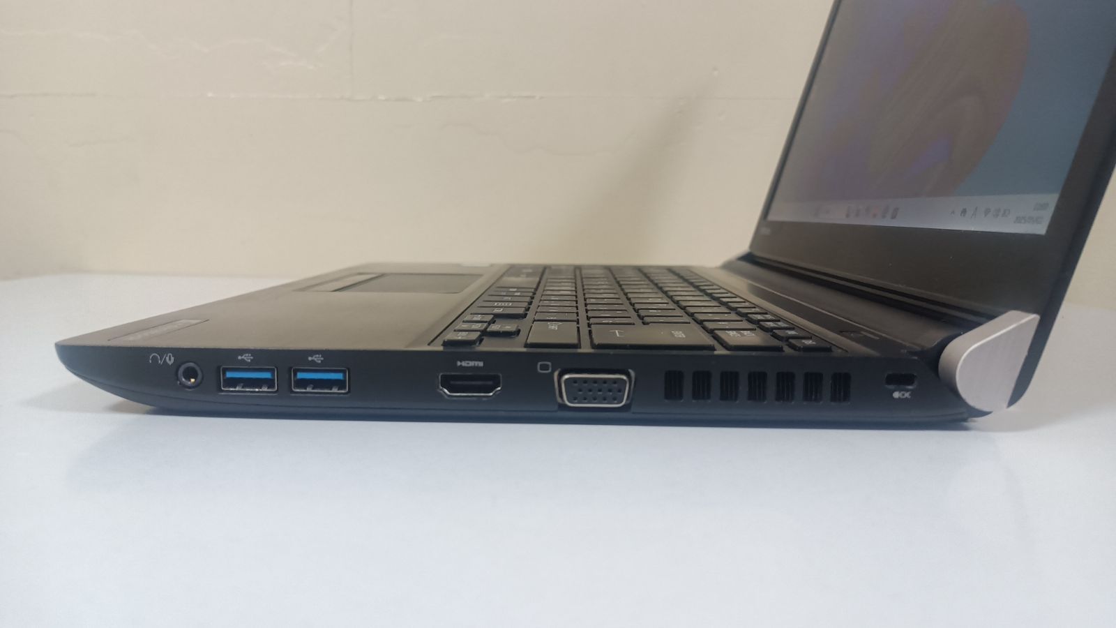 ノートパソコンTOSHIBA dynabook第六世代Core i5 SSD 128G メモリ 8G
