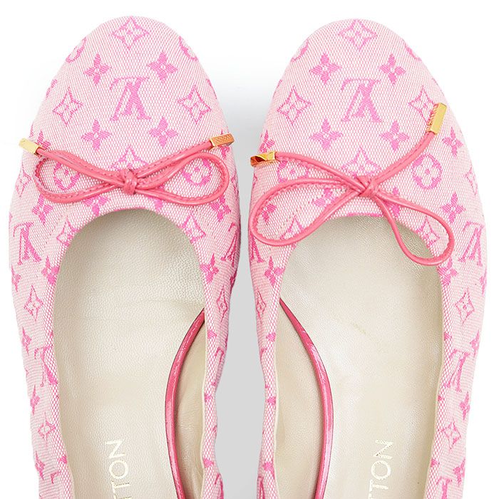 フラットパンプス