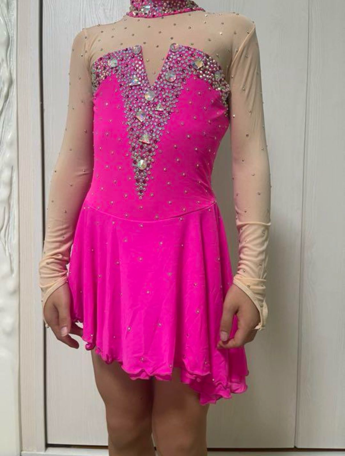 フィギュアスケート コスチューム超 140cm−150cm ダンスバレー新体操踊る時ビーズの光が強くて めっちゃ照らしてます