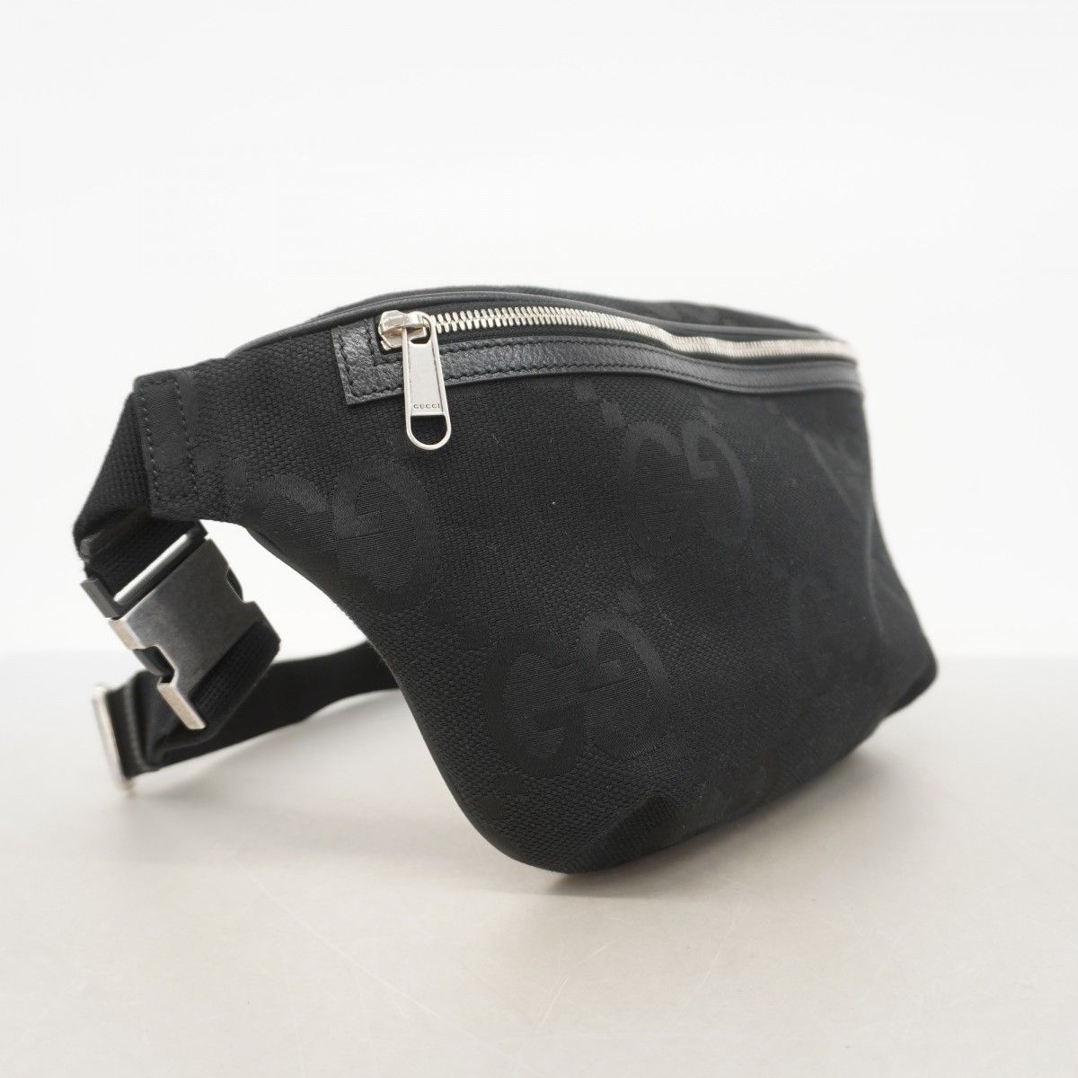 5ie5987-h グッチ ボディバッグ ジャンボGG 696031 キャンバス ブラック シルバー金具 メンズ