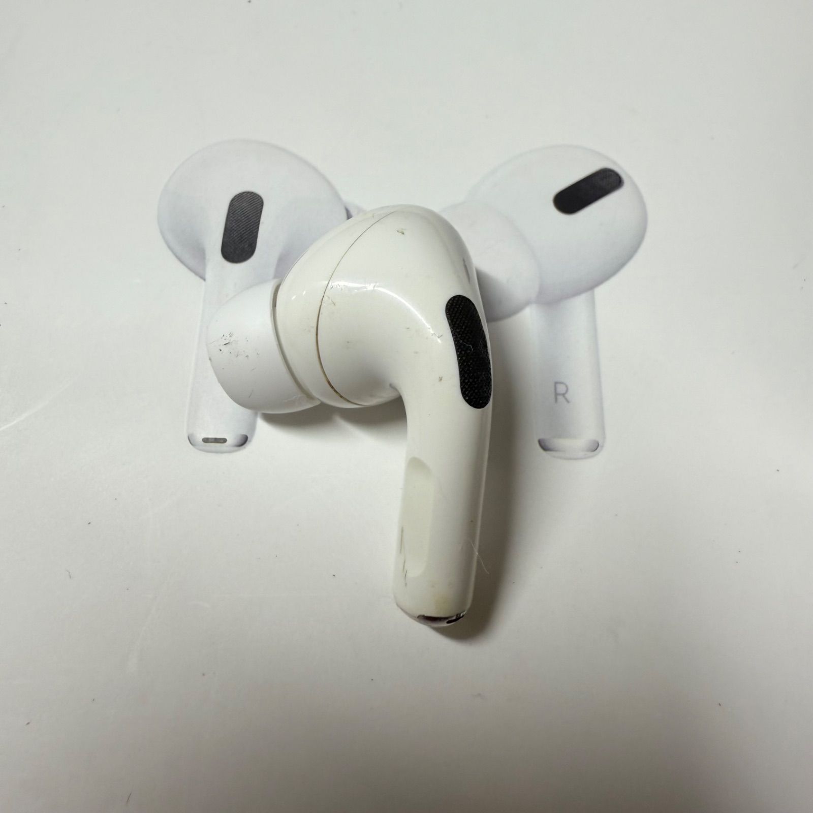 AirPods Pro 第1世代　左耳　左　イヤフォン　イヤホン　A2084 m AirPods Pro 第1世代 左耳 左 イヤフォン イヤホン A2084 m