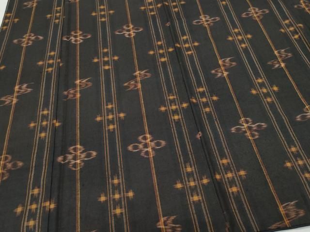 平和屋着物○国指定重要無形文化財 本場久米島紬 屋々名ヨシ作 手織 絣  