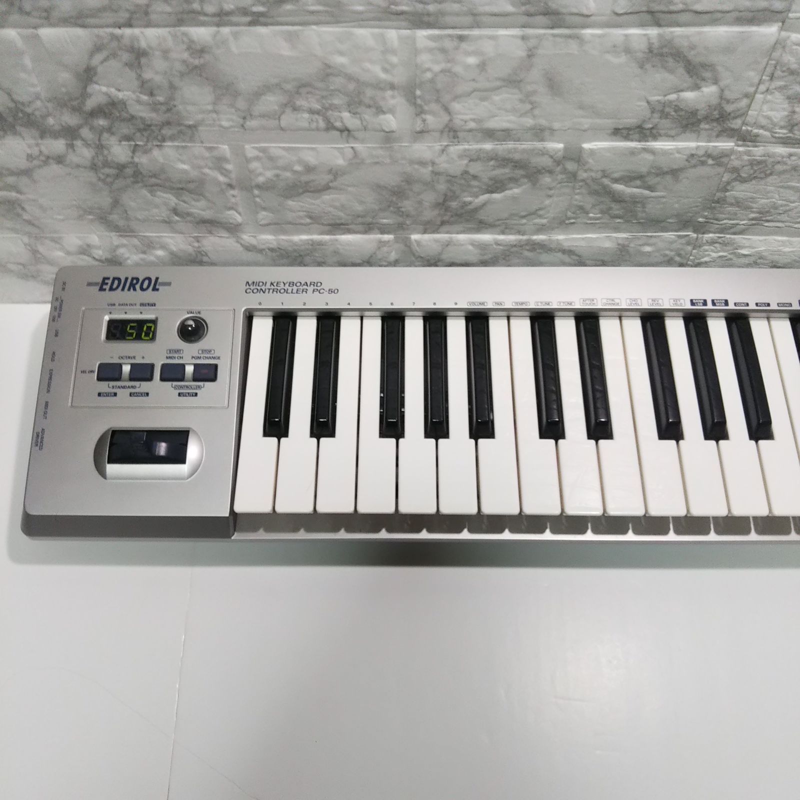 Roland MIDI Keyboard Controller EDIROL PC-50 USB MIDI標準キーボード49鍵 中古品 - メルカリ