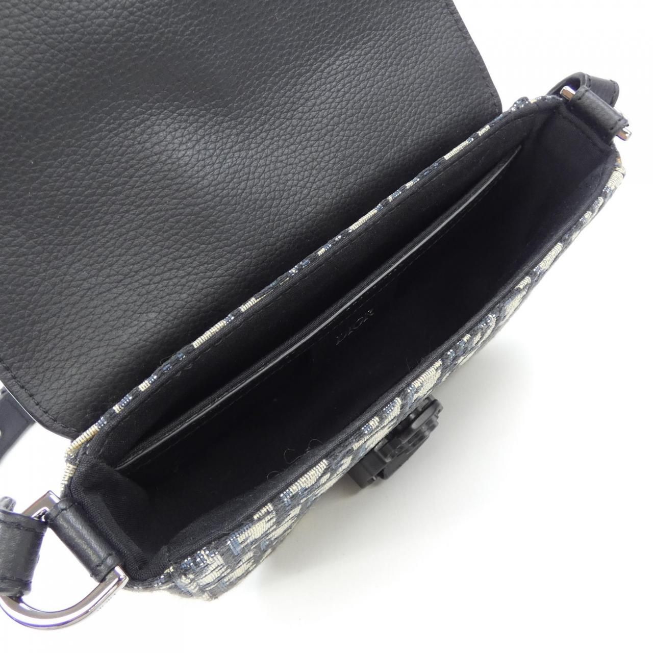 DIOR フラップ付きメッセンジャーバックミニ