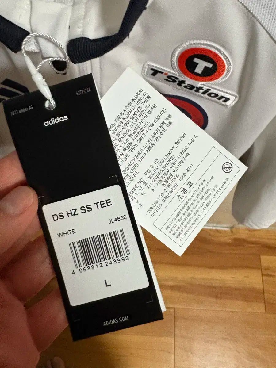 adidas アディダス