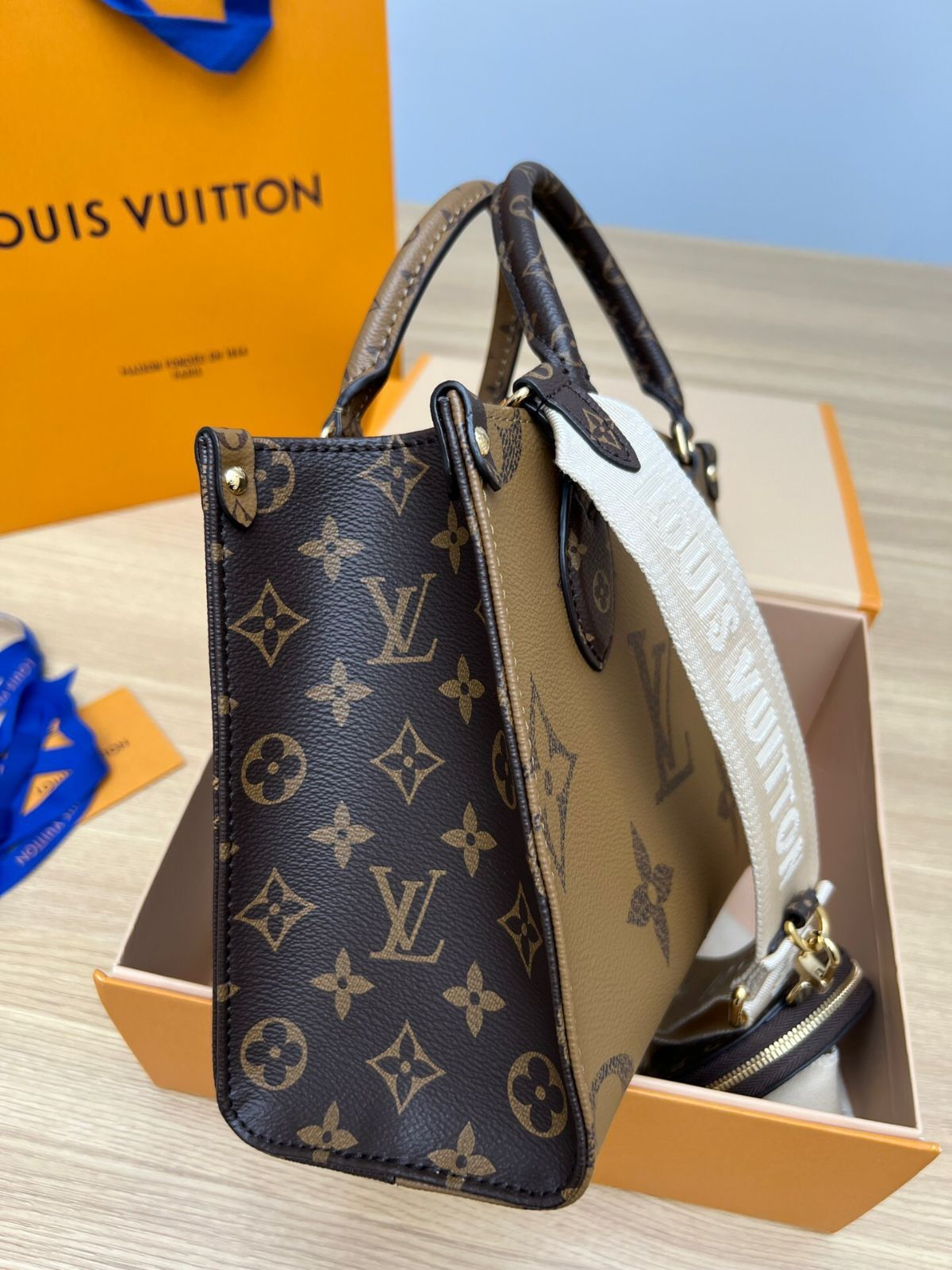 人気！LOUIS VUITTON (ルイヴィトン)オンザゴー PM トートバッグ