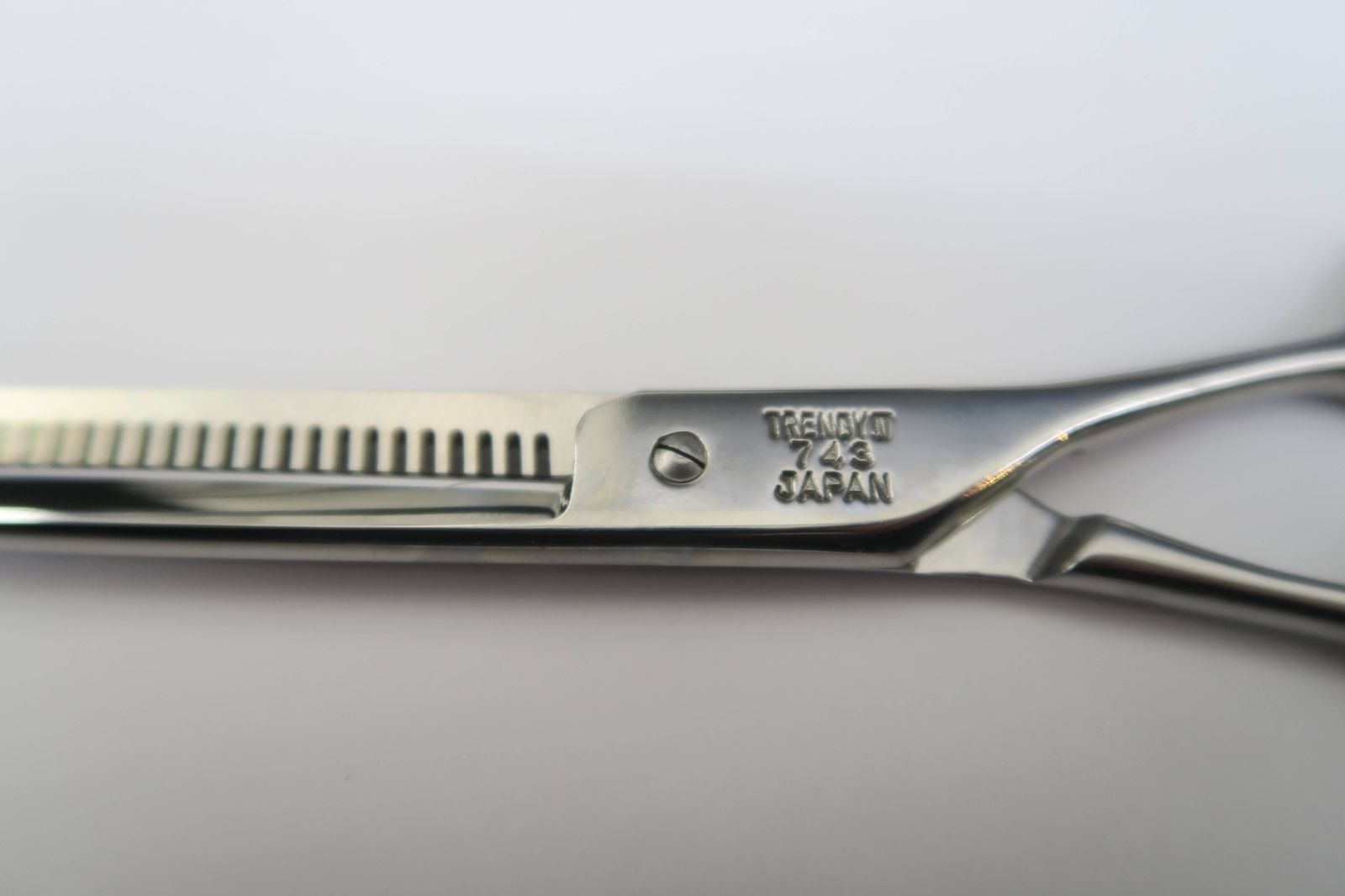 光シザー HIKARI ヒカリ】 B-DRY COSMOS ビードライ 5.6 B-DRYseries