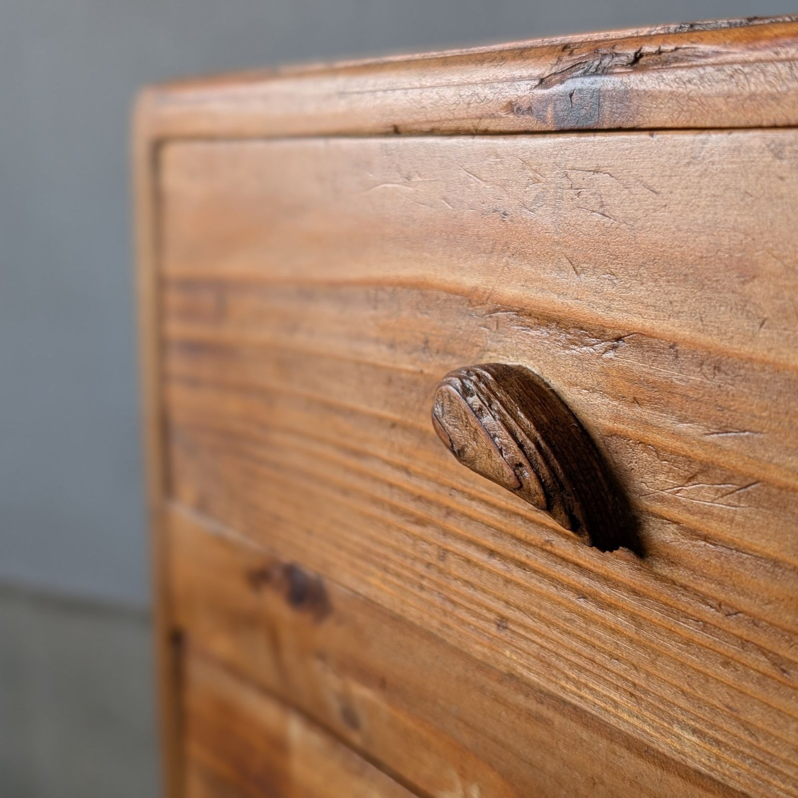 常連の 古家具 手作業で作られた温かみのある小抽斗 小物入れ 昭和レトロ アンティーク ヴィンテージ bytheways 流行に敏感