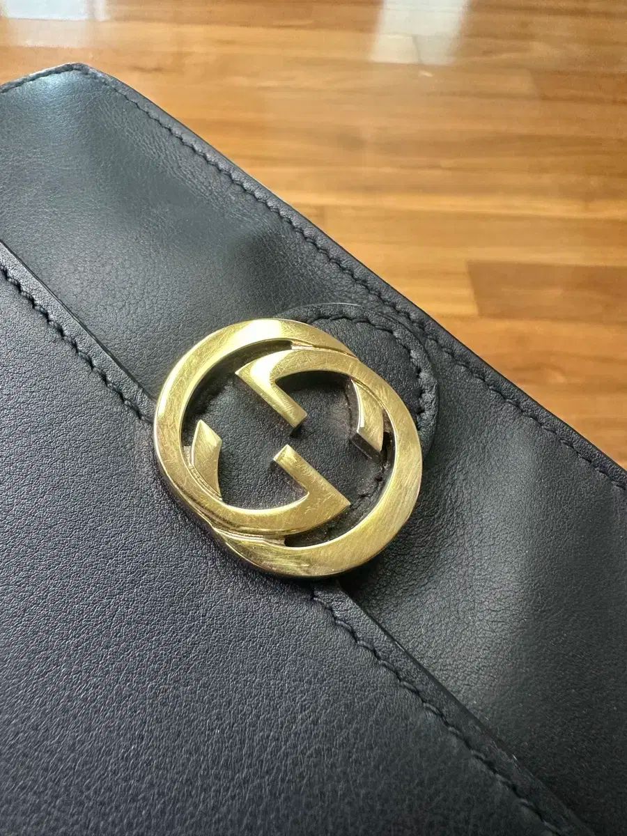 卍 GUCCI