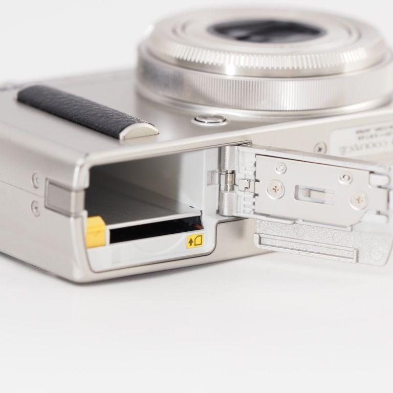 【完動品】Nikon COOLPIX SQ コンデジ 動作確認済 動作確認済】ニコン NIKON COOLPIX SQ コンパクトデジタルカメラ Nikon