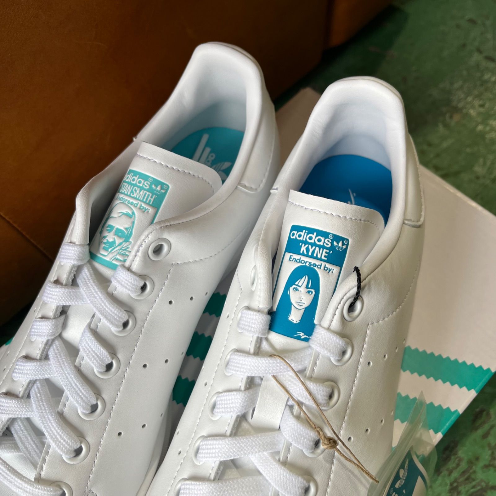 ADIDAS STAN SMITH KYNE 25.5cm 【公式通販】
